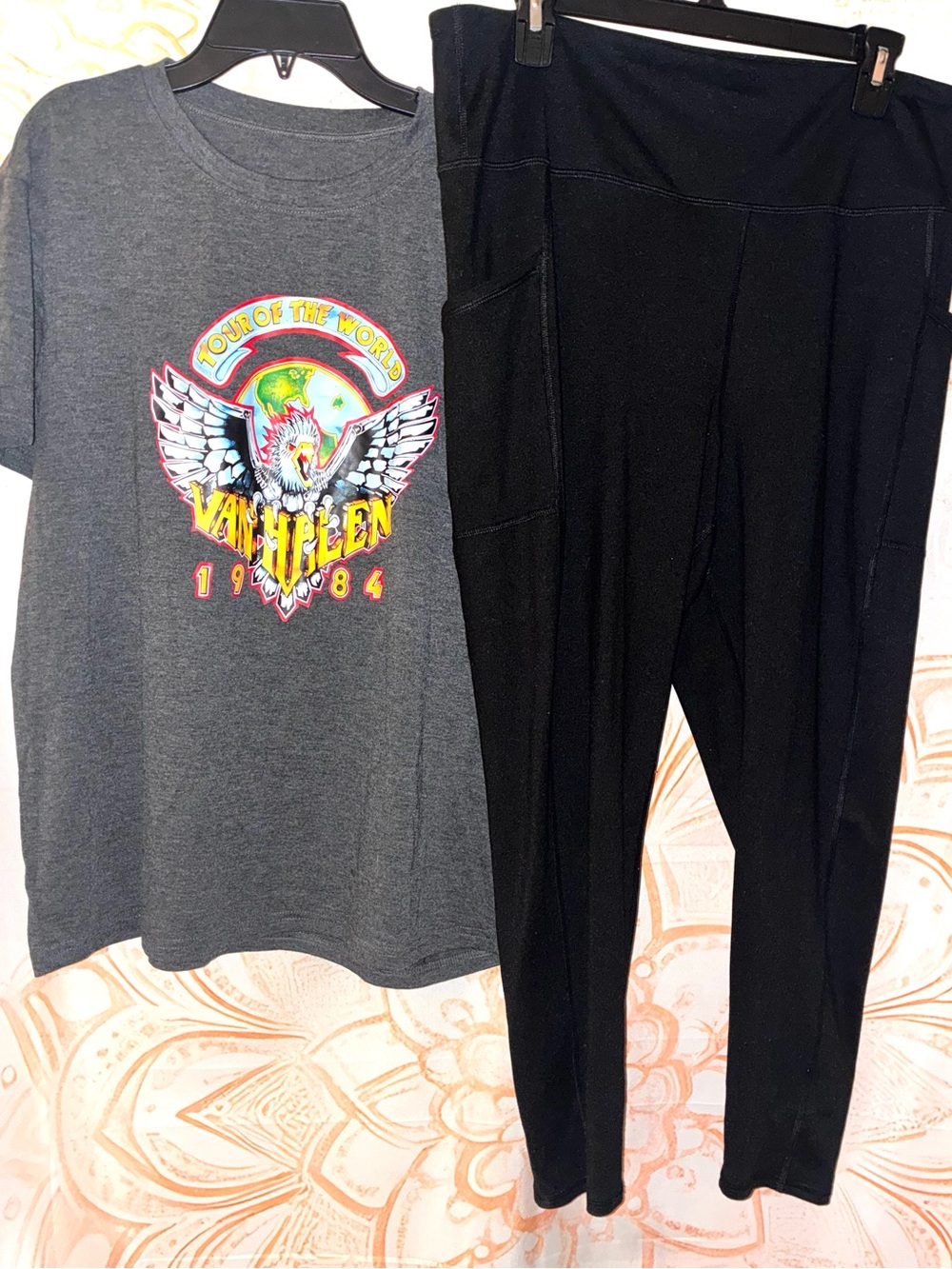 Maurices Heather Gray Short-Sleeve Graphic Tee & Black Leggings